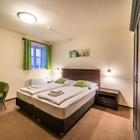Hotel Koruna Prachatice Exteriör bild