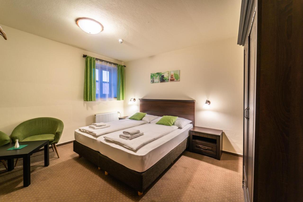 Hotel Koruna Prachatice Exteriör bild