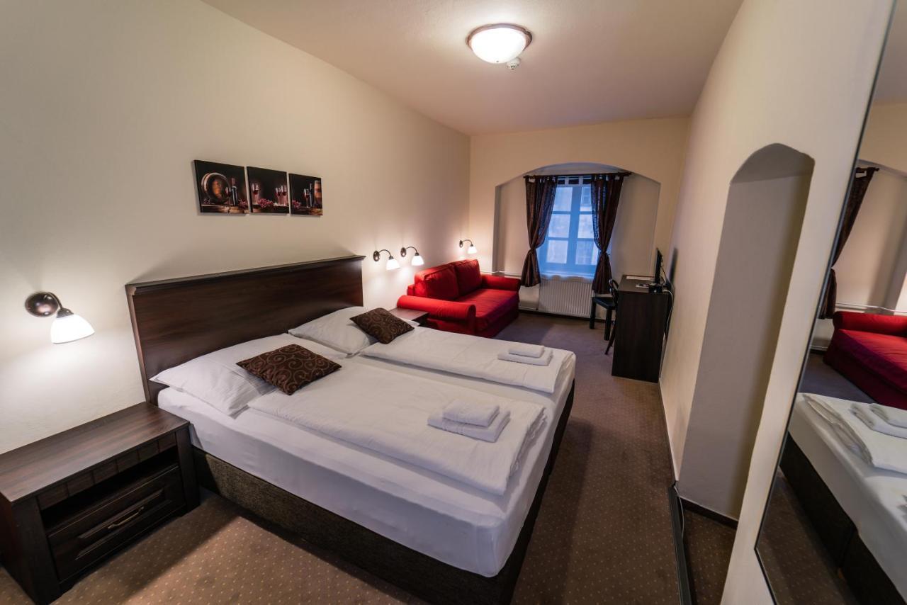 Hotel Koruna Prachatice Exteriör bild