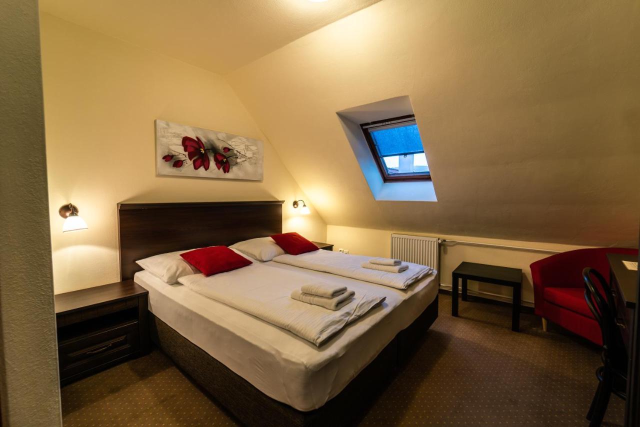 Hotel Koruna Prachatice Exteriör bild