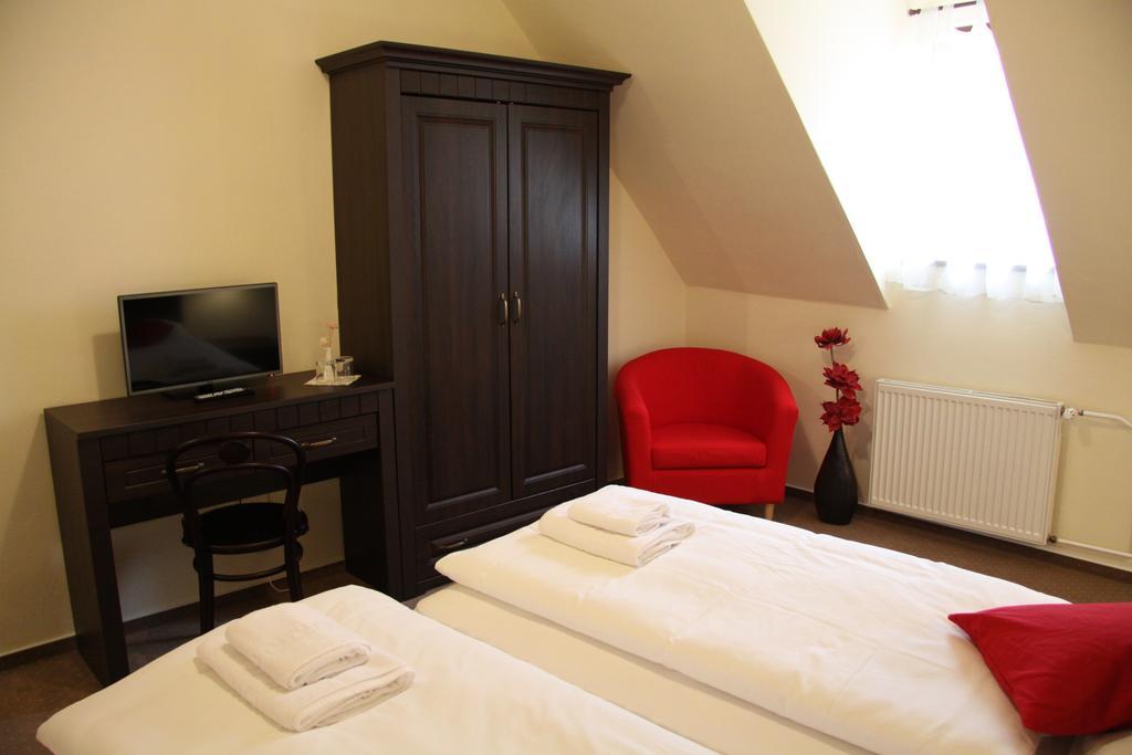 Hotel Koruna Prachatice Exteriör bild
