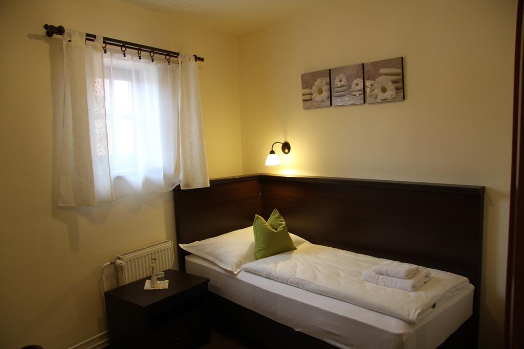 Hotel Koruna Prachatice Exteriör bild